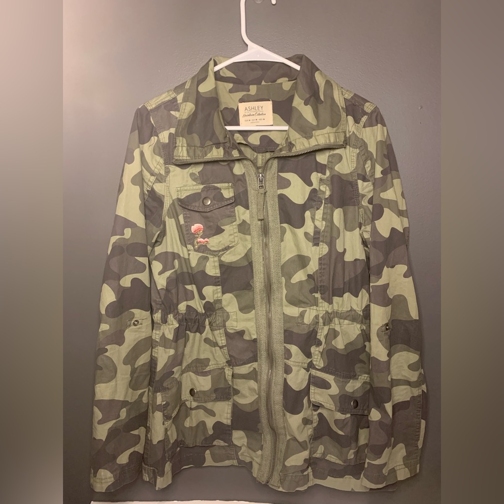 Ashley International Jacket Women’s Camo Floral Embroidered Size:M / Pre-Owned